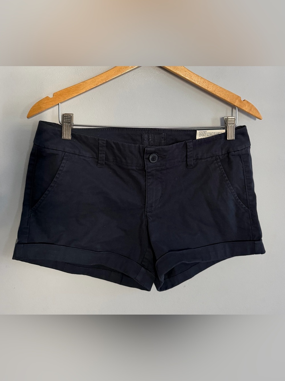 American Eagle Navy Blue Stretch Chino Shorts Cuff Hem 4” Inseam Size 6 NWT
